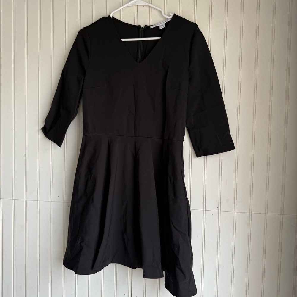 Diane von Furstenberg Size 10 Black Ponte Jeannie V-neck Flared Dress - Picture 2 of 5